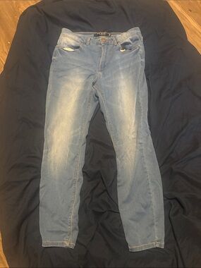 Max Jeans Straight Leg Women's Jeans in Blue Wash